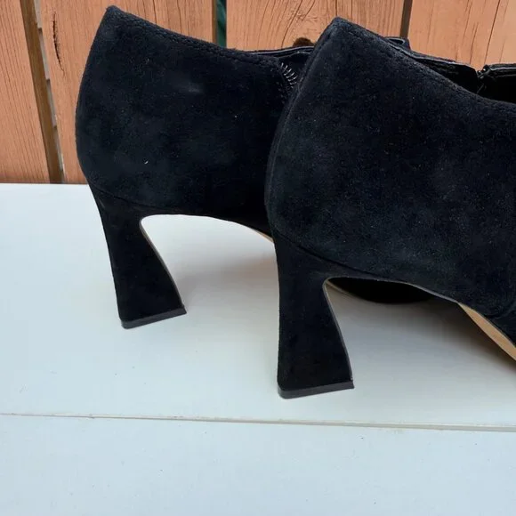 Vince Camuto Womens Black Suede Booties Size 9.5M With Zipper Closure - Picture 8 of 10